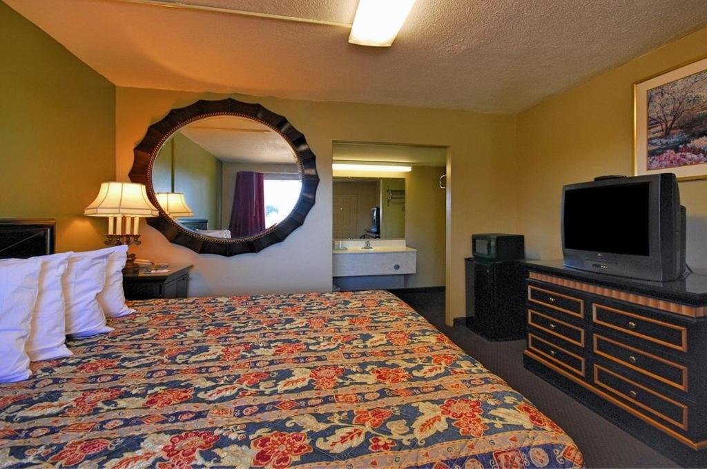 Rodeway Inn Indianola Habitación foto
