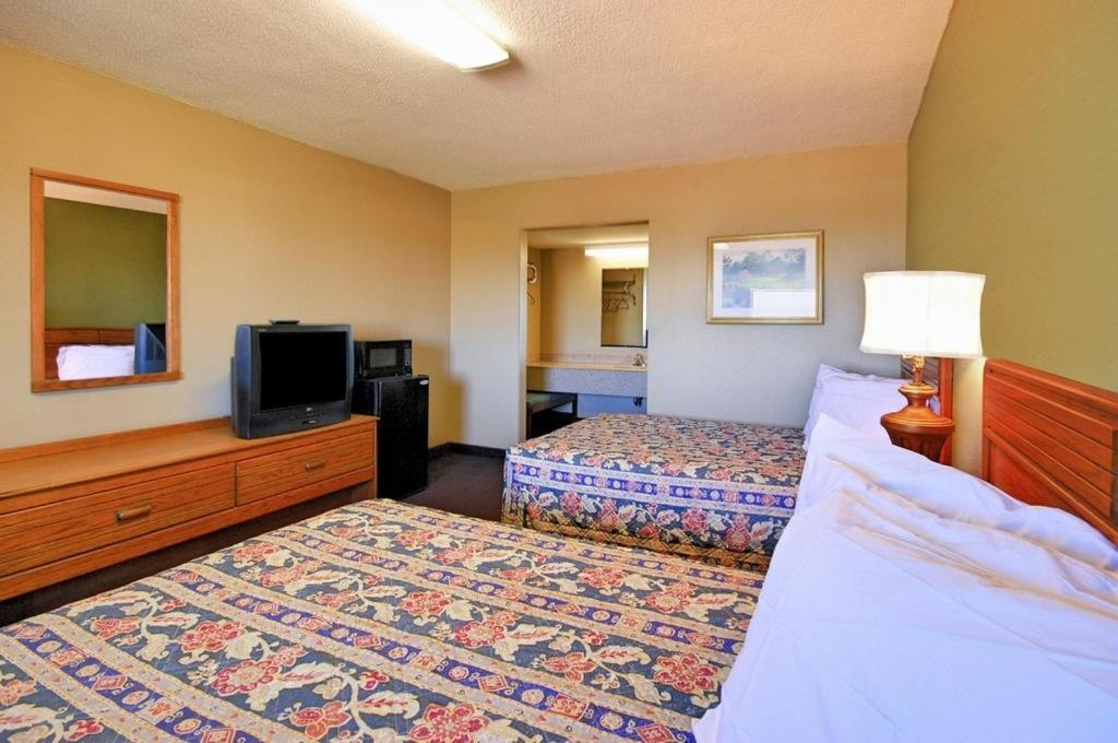 Rodeway Inn Indianola Habitación foto