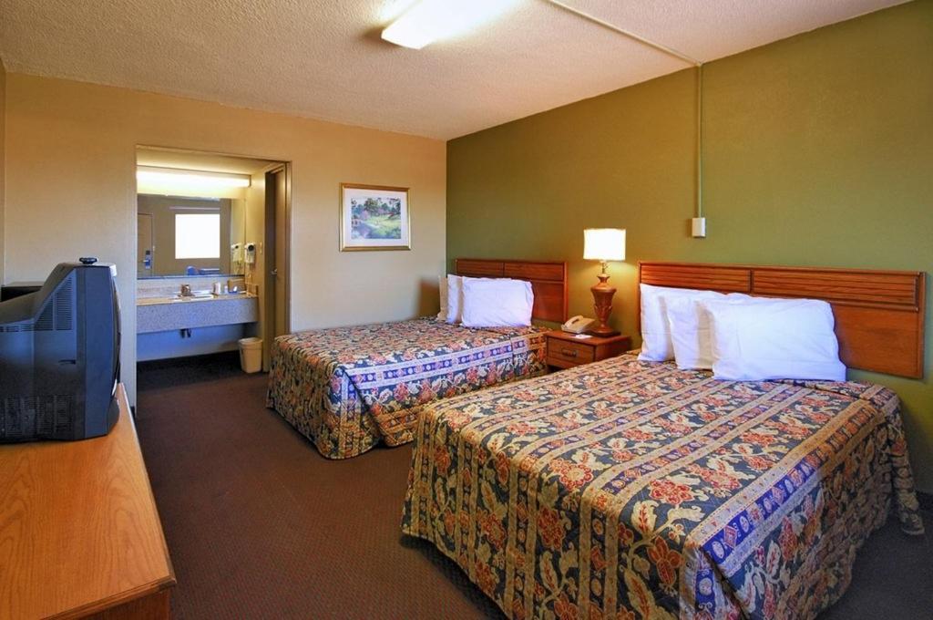 Rodeway Inn Indianola Habitación foto