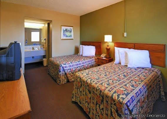 Rodeway Inn Indianola Exterior foto